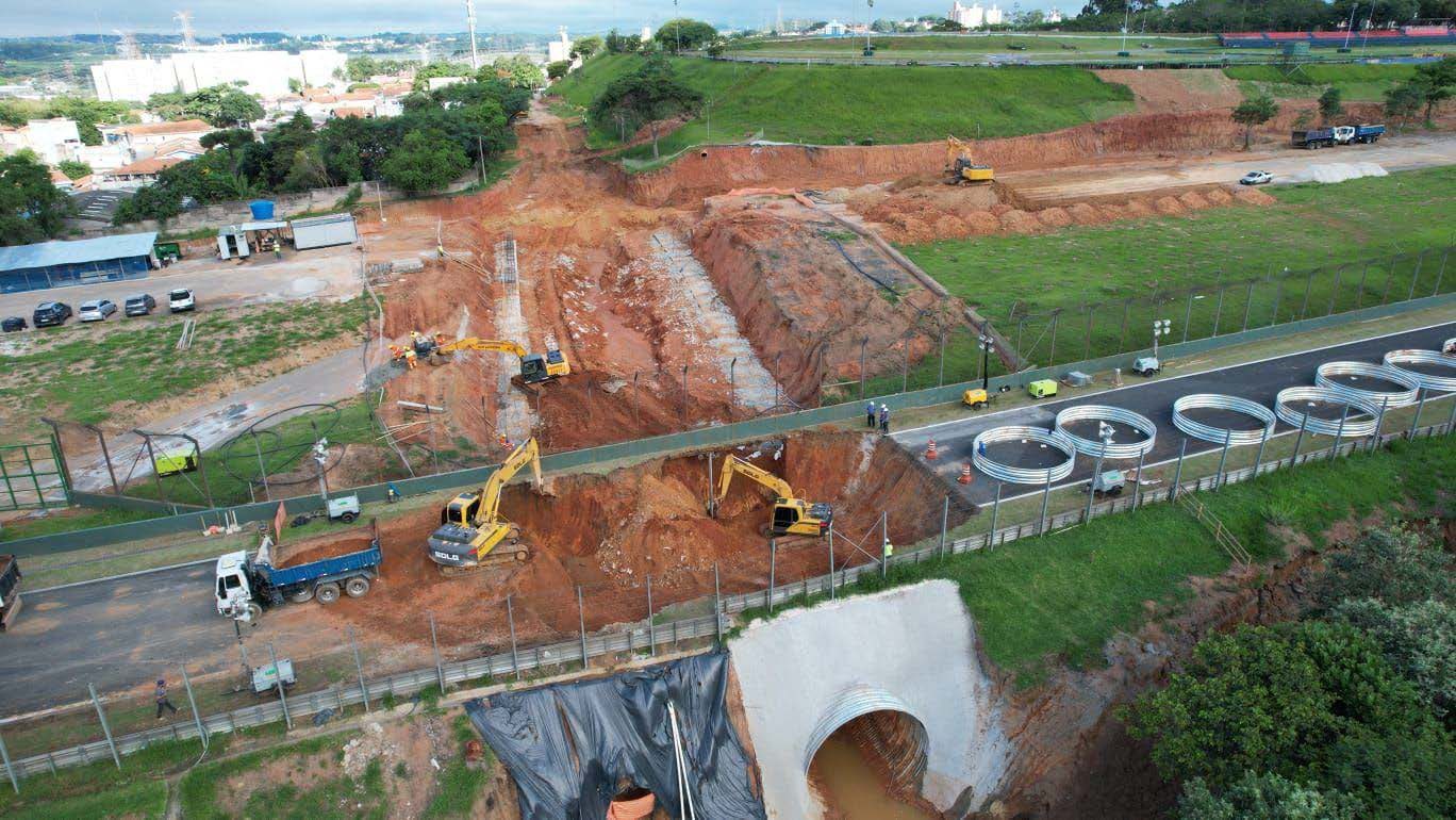 Autódromo de Interlagos: túnel sob a pista de Fórmula 1